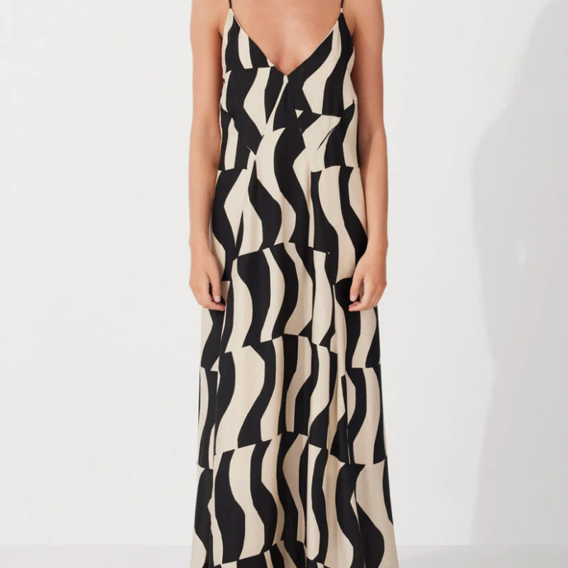 Relaxed Fit Scooped Back Style Maxi Dress