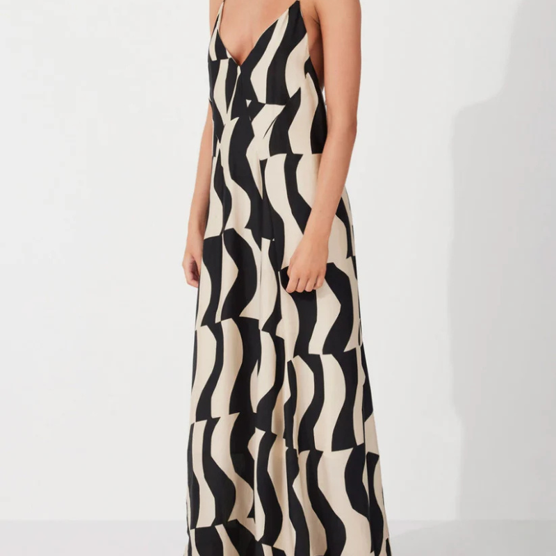 Relaxed Fit Scooped Back Style Maxi Dress